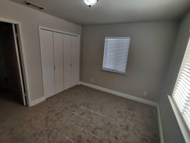 Foto del edificio - 13608 S Academy Ave