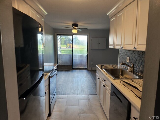 Foto del edificio - 471 Idlewood Blvd