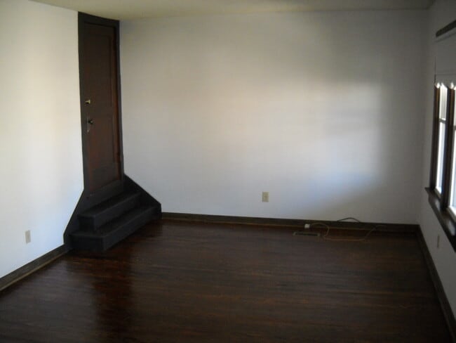 Building Photo - 1113 Saint Marys Blvd