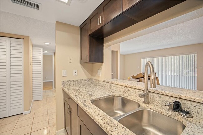 Building Photo - 2585 Countryside Blvd