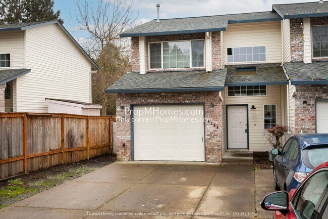 Foto del edificio - Three Bedroom Townhouse in the Heart of Hi...