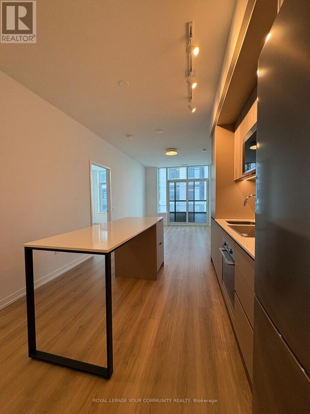 Primary Photo - 2485-2485 Eglinton Ave W