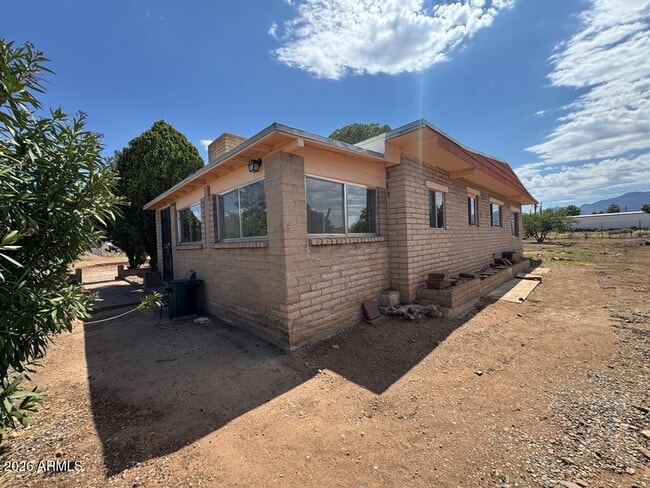 Building Photo - 4818 S Santa Elena Ave