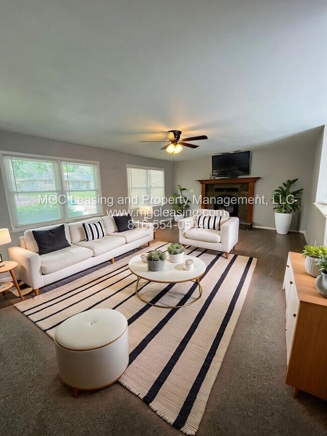 Foto del edificio - SINGLE FAMILY HOME WITHIN WALKING DISTANCE...