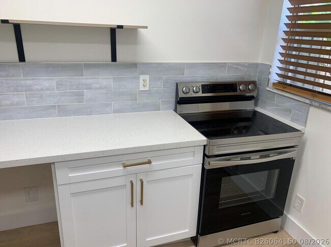 Building Photo - 2889 SW 19th Pl