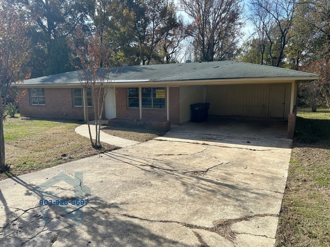 Primary Photo - 921 Mockingbird Ln