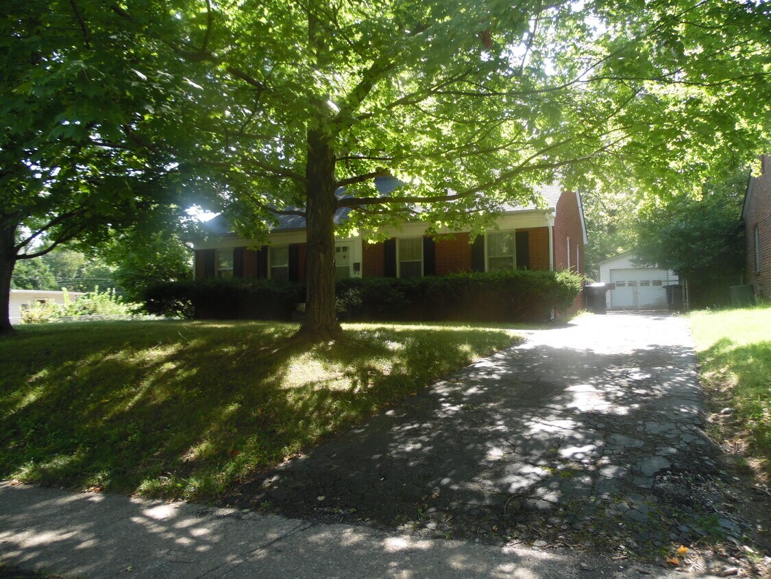 Foto principal - 2492 Southview Dr