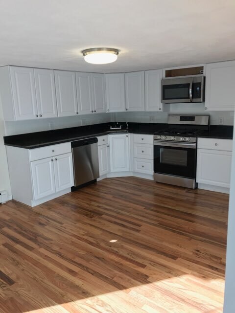 Foto principal - 144 Thorndike St