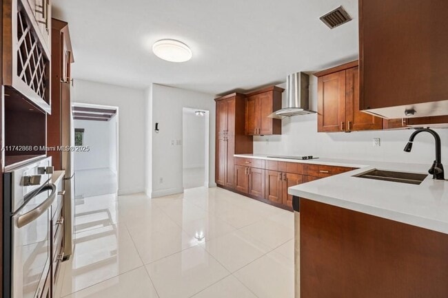 Foto del edificio - 2810 NE 60th St