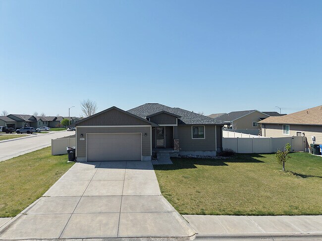 Foto del edificio - 4225 Yarrow Dr