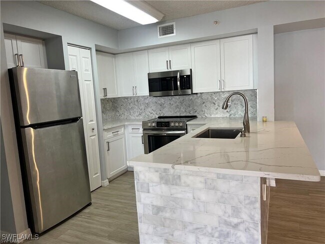 Foto del edificio - 1210 Wildwood Lakes Blvd