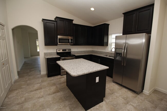 Foto del edificio - 561 Dillard Dr SE