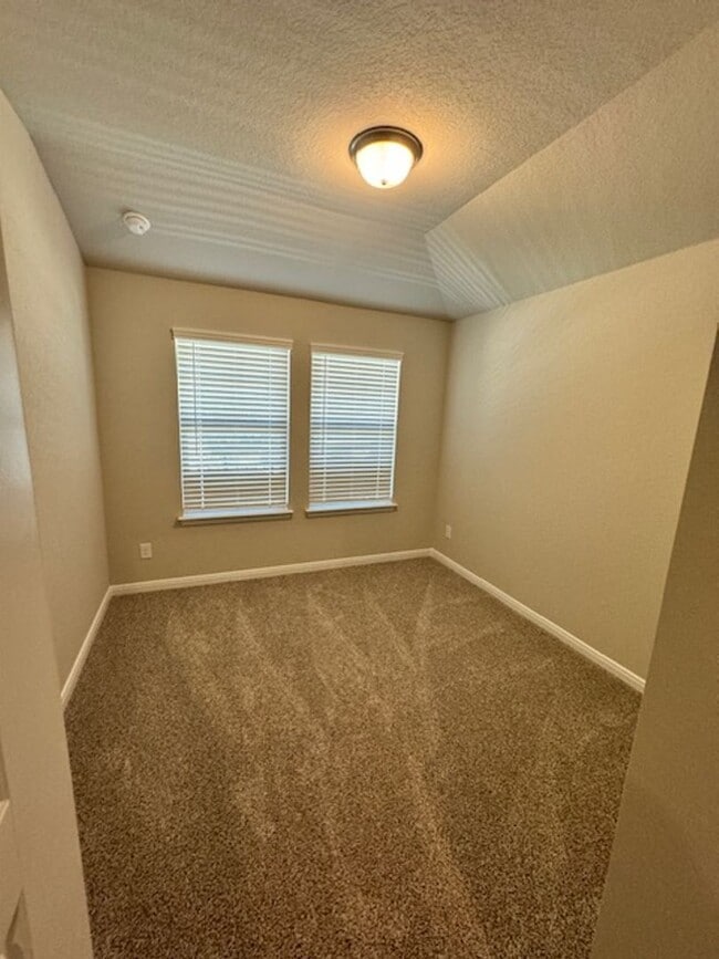 Building Photo - Ready For Move In - 9/1/25 New - 1 Story -...