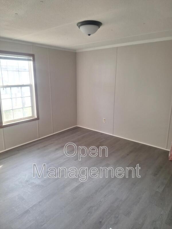 Building Photo - 301 Mantle Ave