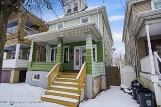 Building Photo - 239 Division St