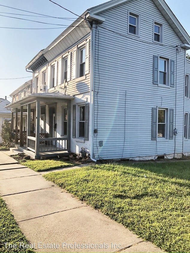 Primary Photo - 4 br, 1 bath House - 531 W. Main St.