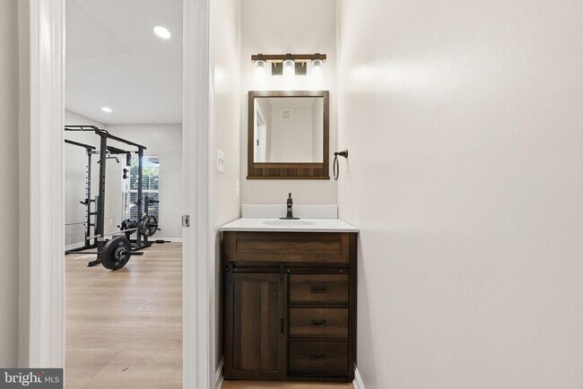 Foto del edificio - 2335 Huntington Station Ct