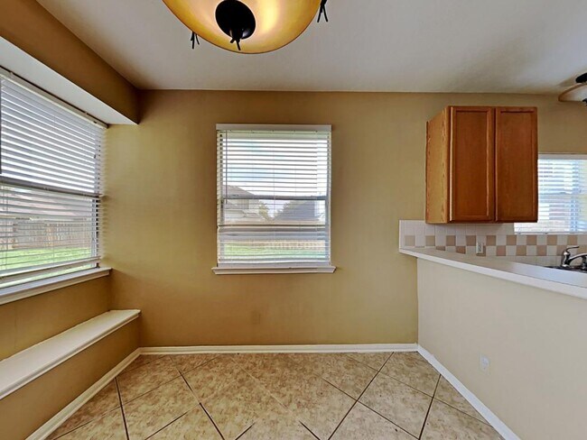 Building Photo - 1138 Park Breeze Ct