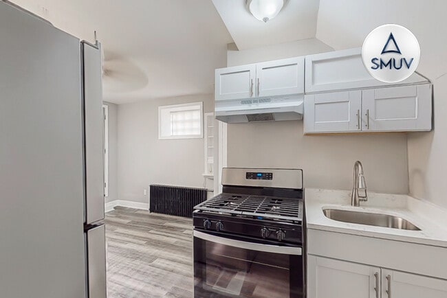 Building Photo - 1607 Homestead St