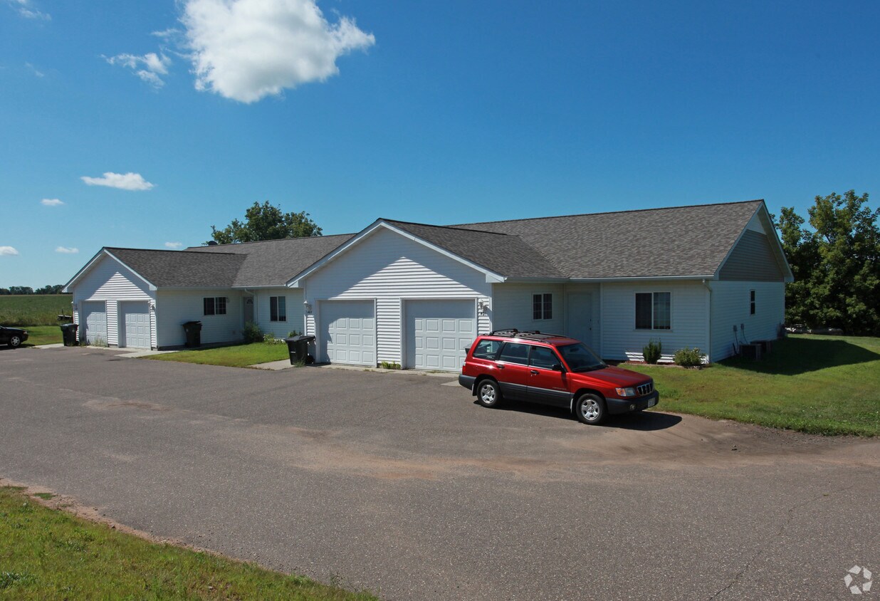 401 Sara Ave, Star Prairie, WI 54026 Apartments in Star Prairie, WI