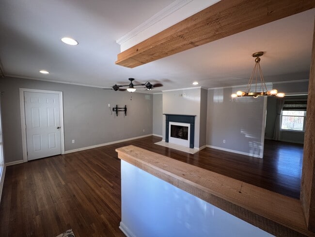 Foto del edificio - 129 Fernhill Ave
