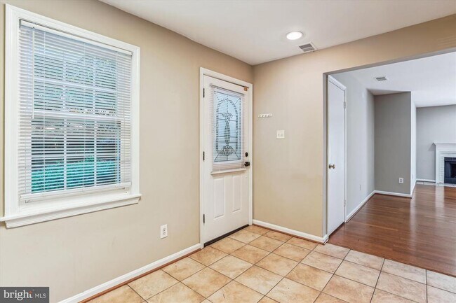 Foto del edificio - 102 Barnsfield Ct