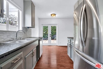 Building Photo - 5529 Cartwright Ave