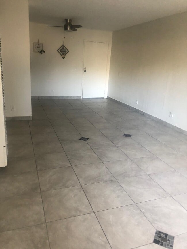 Foto del edificio - 13988-14000 Foothill Blvd