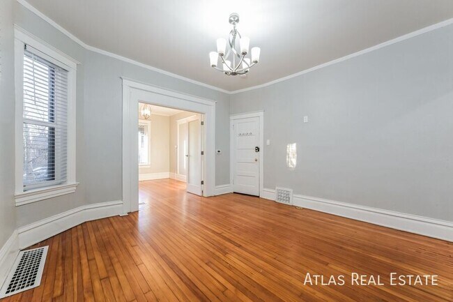 Foto del edificio - 476 N Washington St