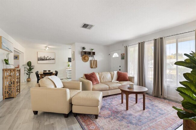 Foto del edificio - 6442 Colonial Dr