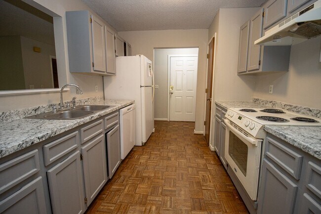 Foto del edificio - Spacious 2BR 2BA townhome in Village Creek!