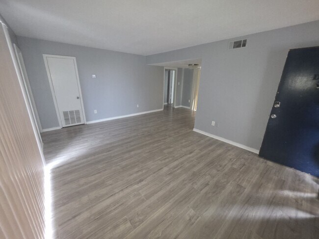 Building Photo - 225 W McDowell Rd