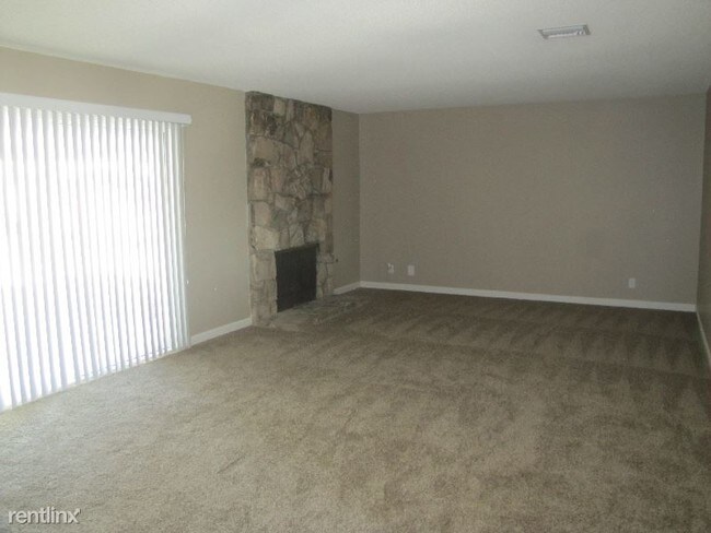 Building Photo - 3 br, 2 bath House - 826 W Hawthorne St