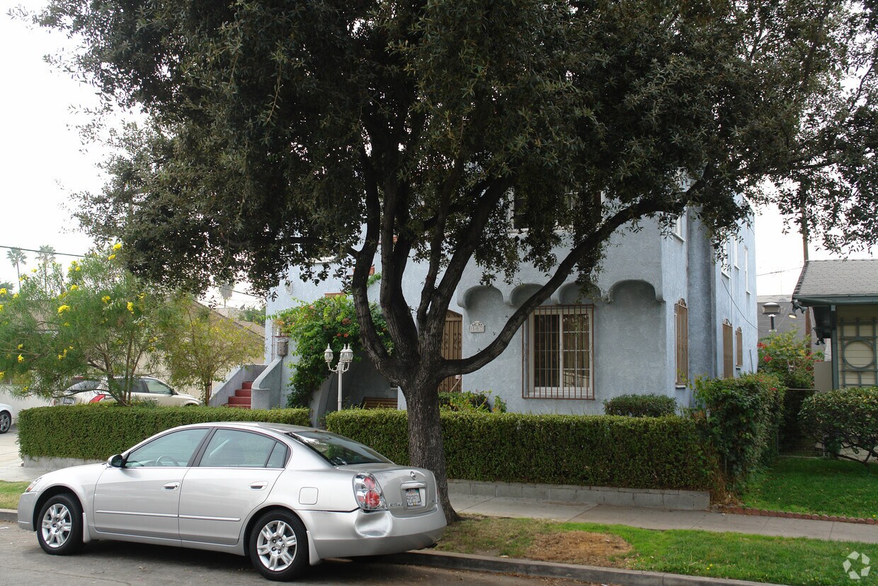 Building Photo - 507 S Louise St