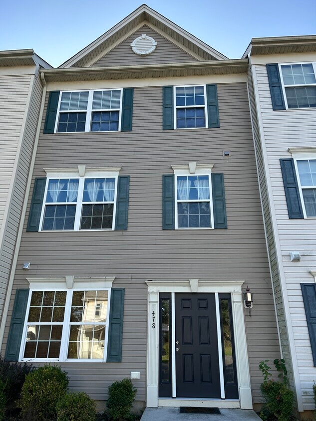 478 S Carlisle St, Greencastle, PA 17225 Townhome Rentals in