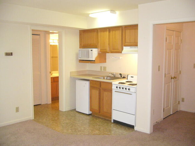 Building Photo - 1027 Wertland St