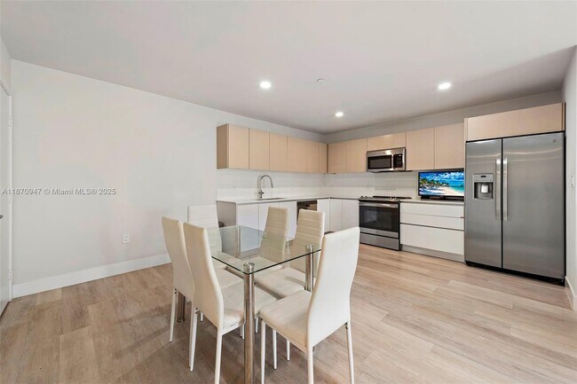Foto del edificio - 2505 NE 193rd St