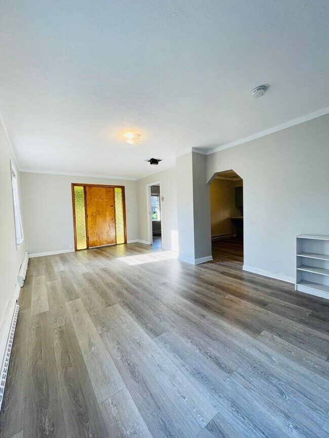 Foto del edificio - Charming 1 Bed, 1 Bath House with Yard in ...