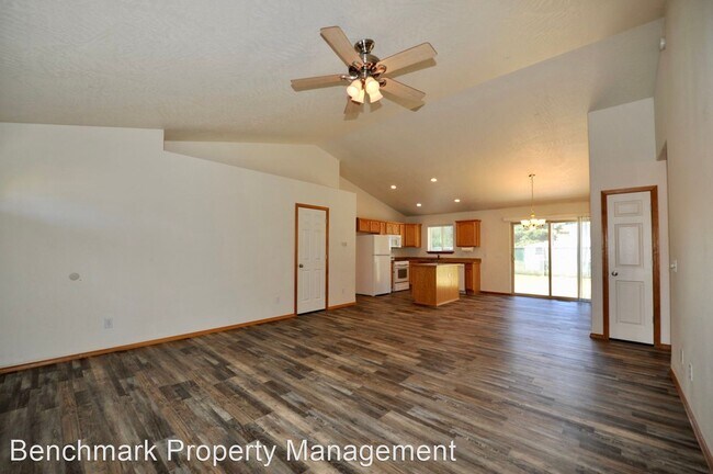 Building Photo - 3 br, 2 bath House - 9347 N. Macie Loop