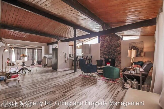 Foto del edificio - 3 br, 2 bath House - 2205 Isabelle Avenue