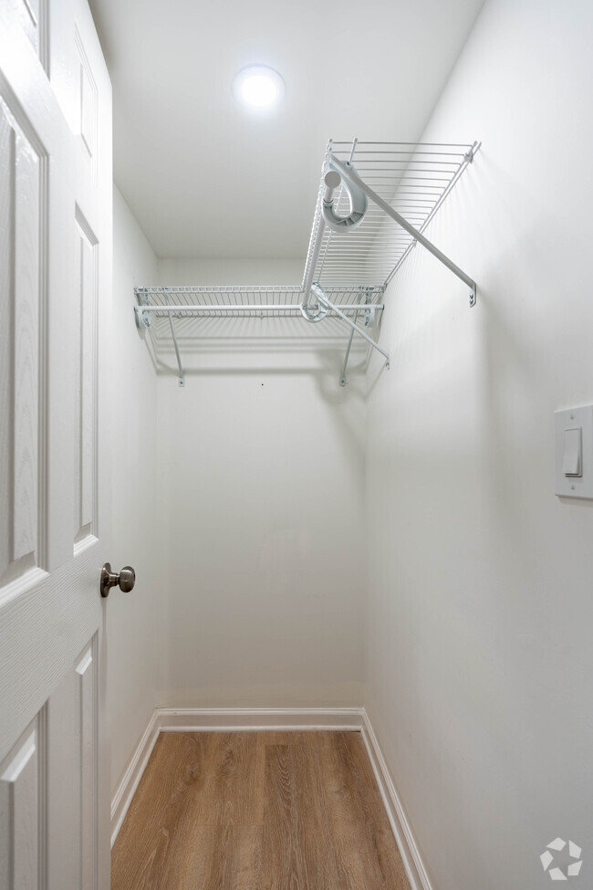 Model Studio 330SF Closet - Riverwalk 803