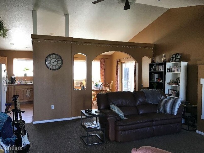 Foto del edificio - 3 br, 2 bath House - 7330 E Euclid Ave.