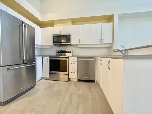 Photo du bâtiment - 2 bedroom in Surrey BC V3T 5X9