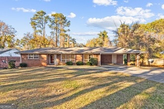 Building Photo - 4140 Rainbow Dr