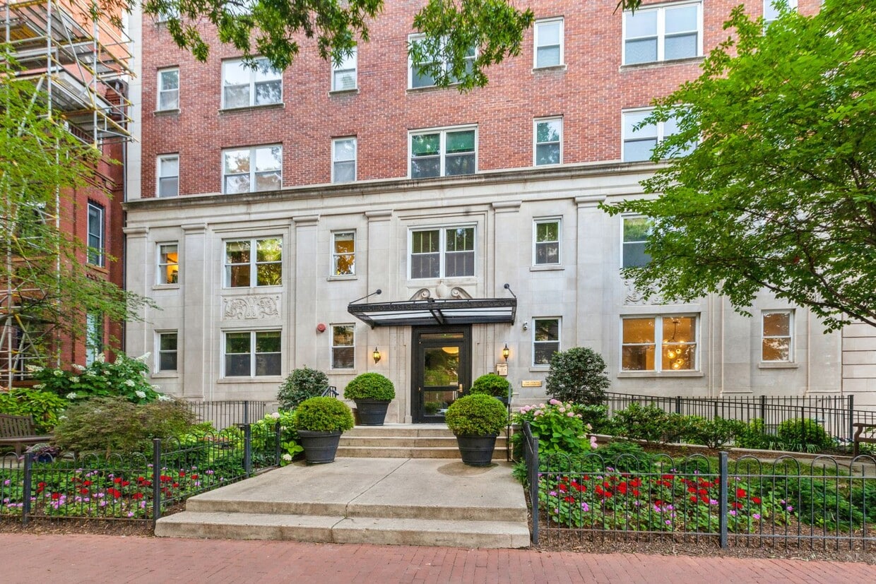 Primary Photo - Move In Special! Logan Circle/ Dupont! Available Now! High End // 2 Bedroom / 2 Bathroom Condo