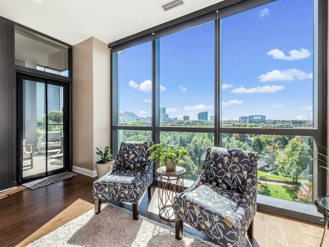 Foto del edificio - 250 W Spring St