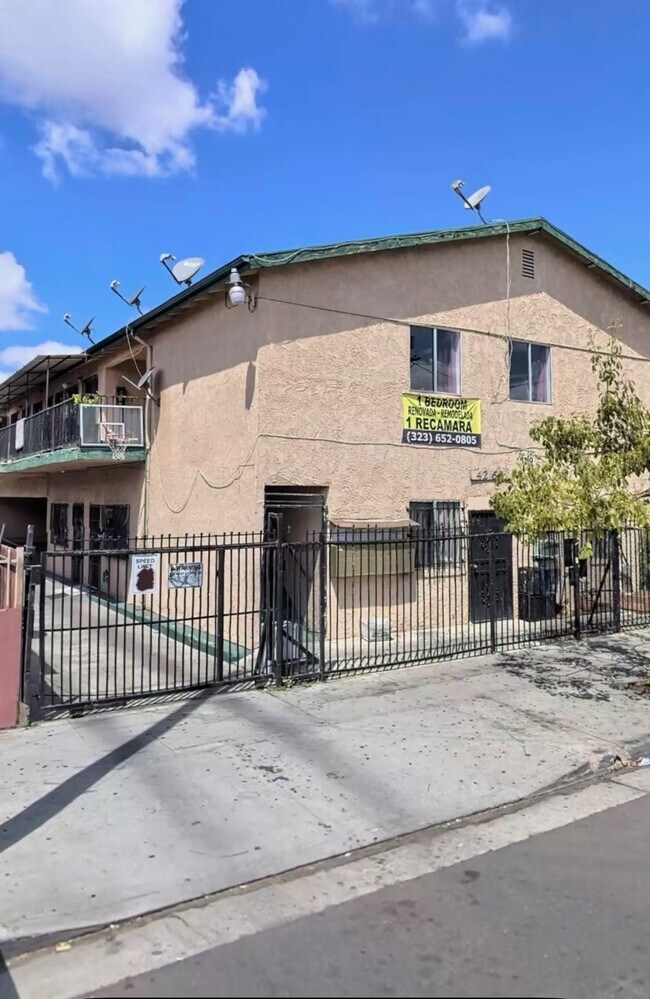 Foto del edificio - 4265 S Hoover St