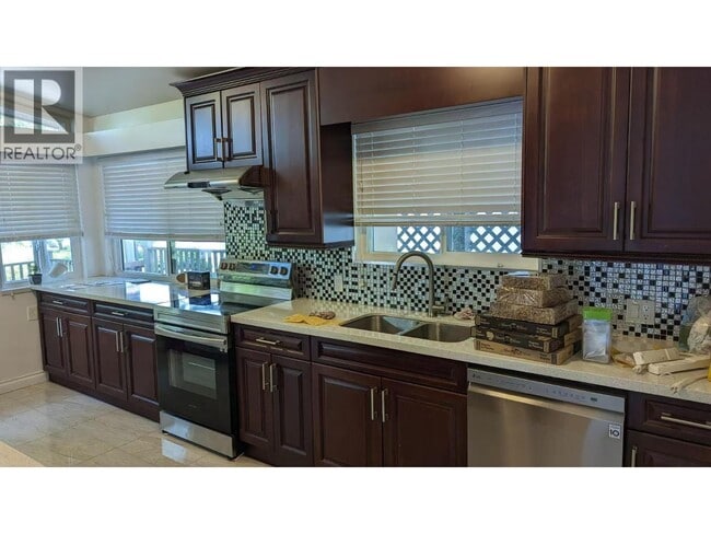 Building Photo - 7192 Paulus Crescent