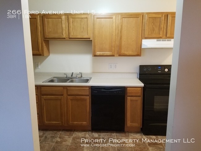 Building Photo - 3BR 1BA Apartment Style Unit, Standardsville