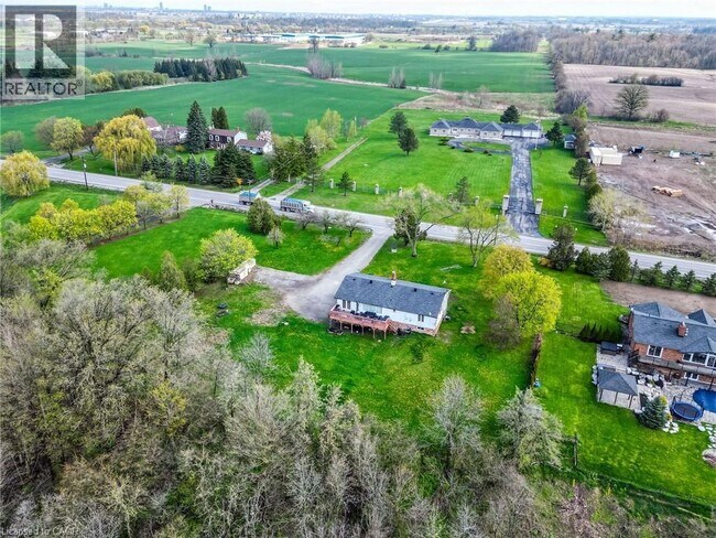 Building Photo - 5638 Appleby Line
